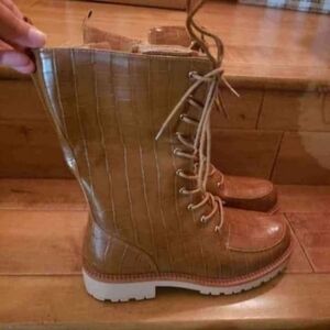 New Woman's Size 8 Mid Calf Brown Boots